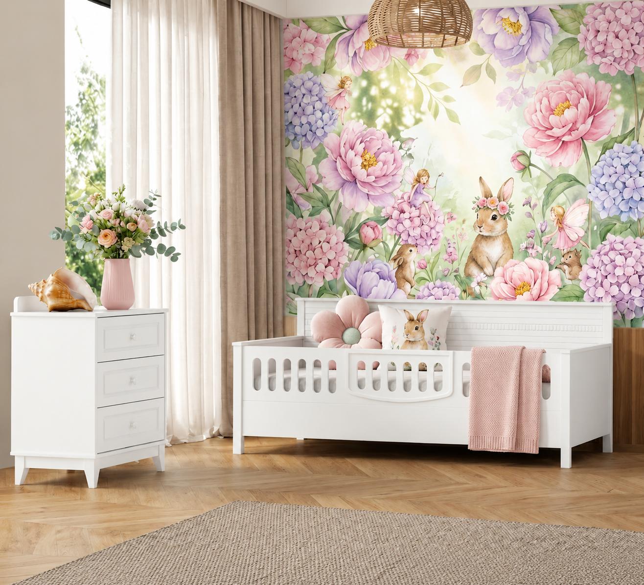 Weißes Kinderzimmer-Set mit Bett und Kommode für kleine Kinder