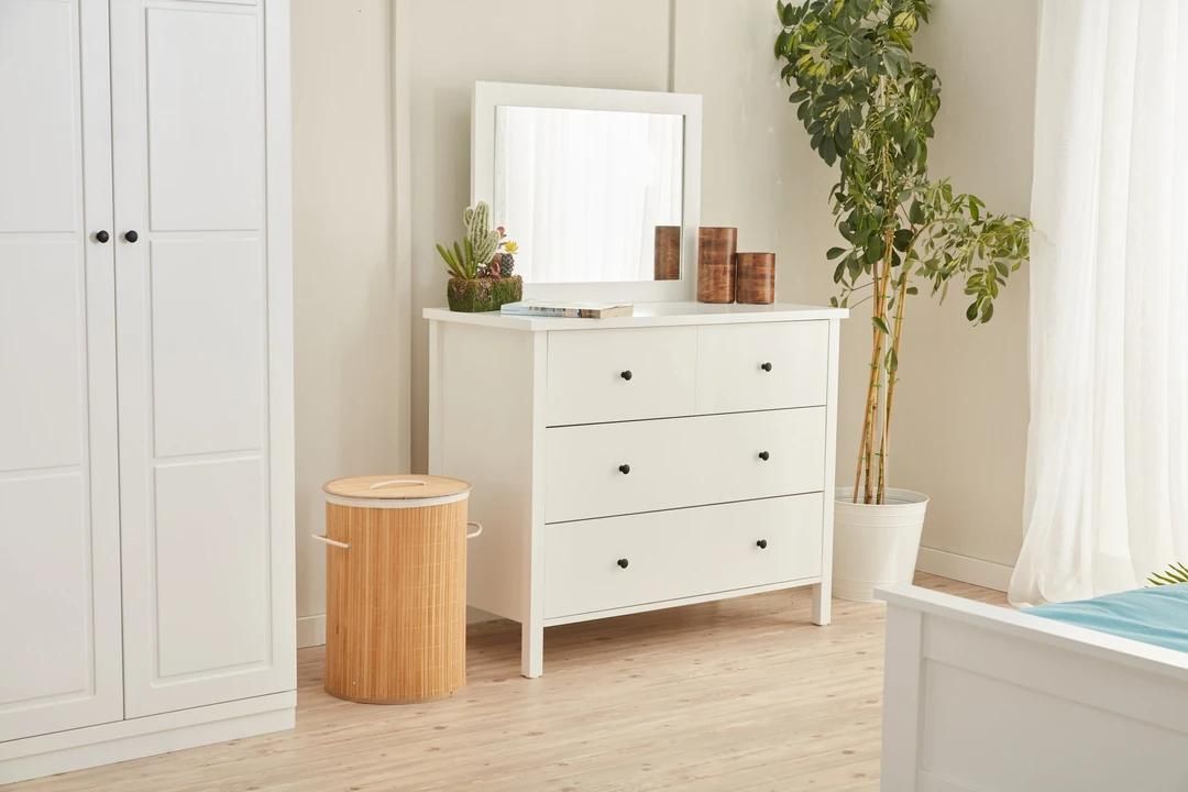 Weiße Schlafzimmer Kommode Mit Spiegel Luxus Einrichtung Modern Design