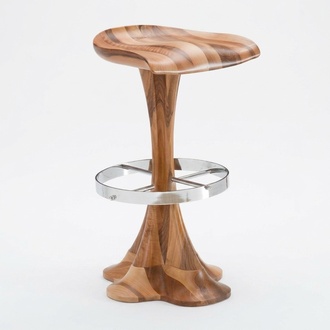 Brauner Holz Hocker Elegant und Vielseitig Für Zuhause und Büro