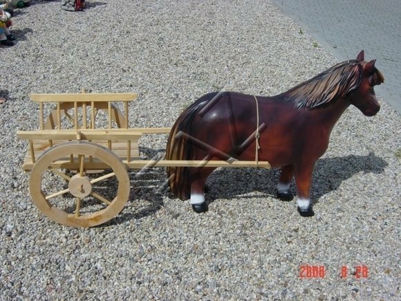 Design Pferd mit Wagen Figur Garden Statue Skulptur Dekorative Figuren