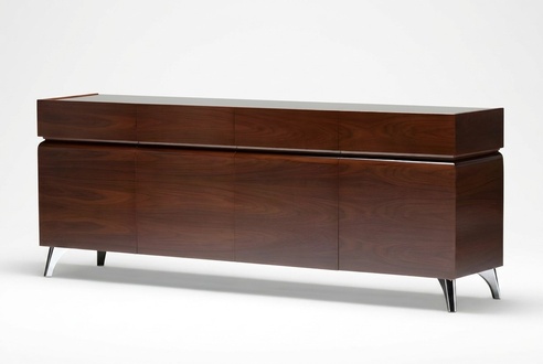 Elegante braune Holzkonsole im stilvollen Design