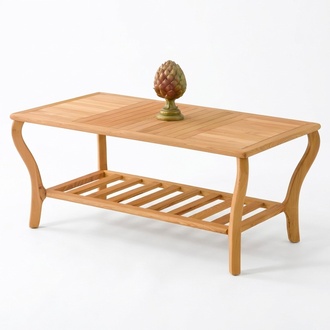 Eleganter brauner Esstisch aus Holz mit zeitlosem Design