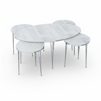 Eleganter weißer Holztisch mit Beistelltischen im modernen Design