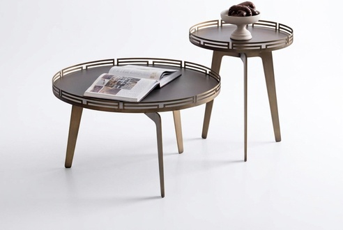 Kompakter Couchtisch mit modernem Design und praktischer Ablagefläche