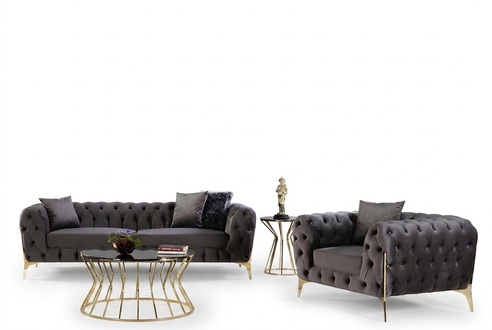 Schlichtes Set aus Sofa und Sessel – praktisch und elegant