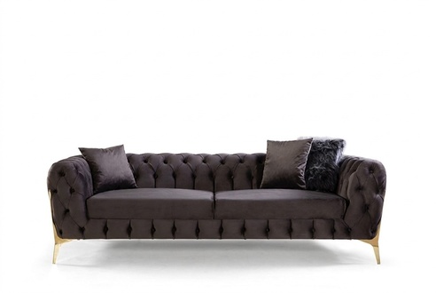 Schönheit, die sich in jedem Element des Sofas widerspiegelt