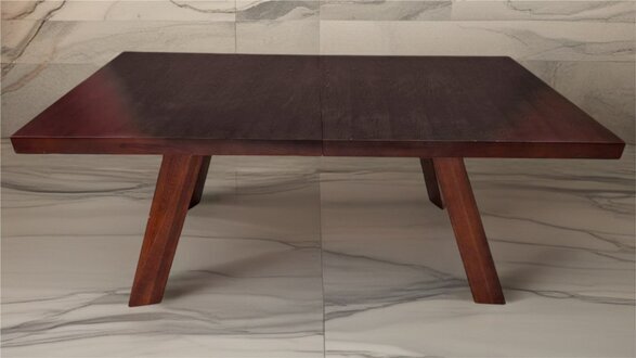 Holz-Esstisch mit Ausziehfunktion ideal für Meetingräume und Familienessen Sofort